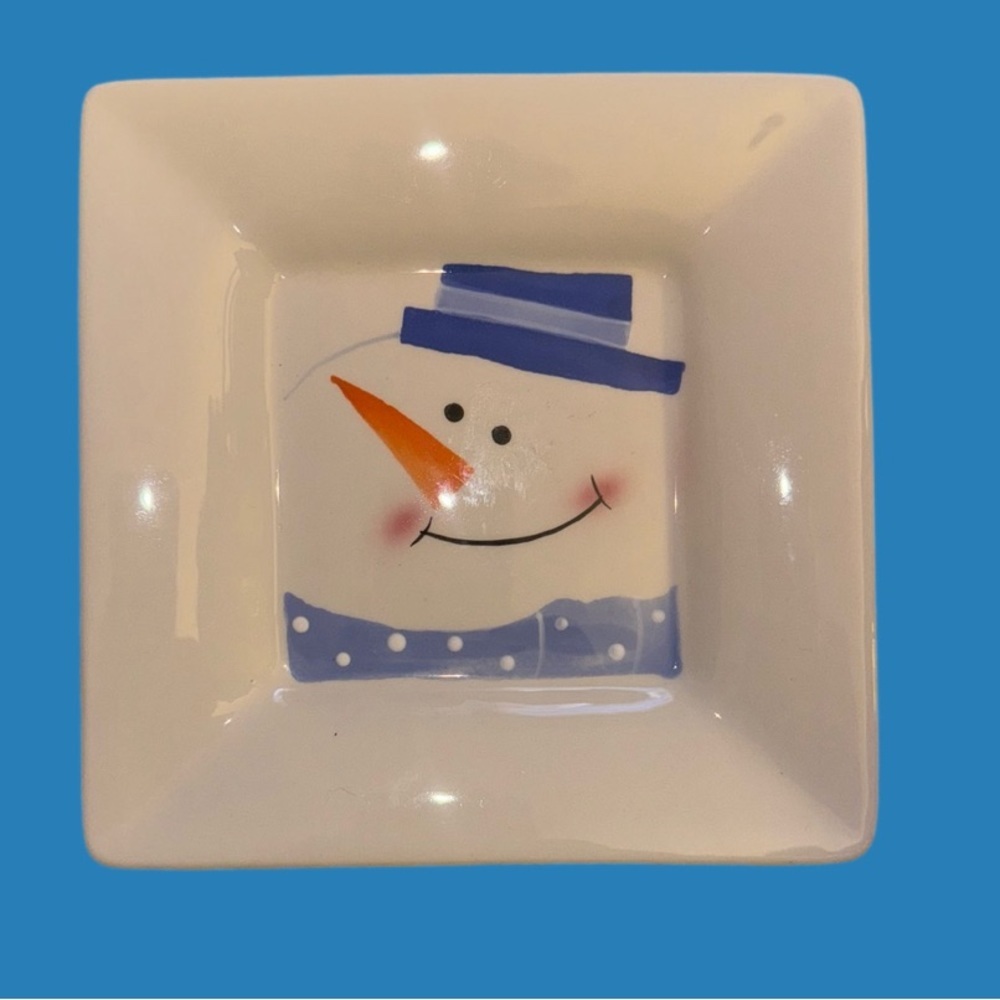 Adorable ND 6” hand painted snowman bread / desert plate